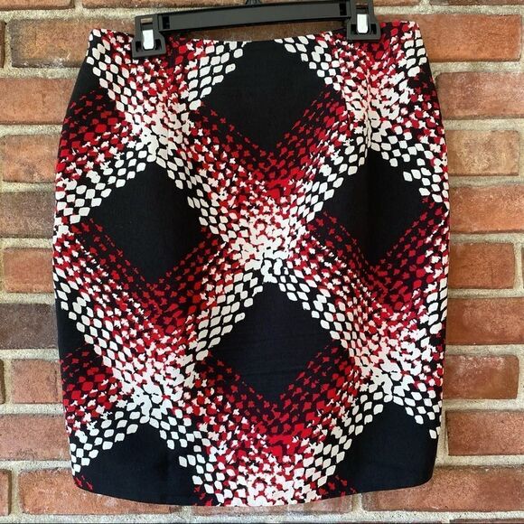 Worthington Red, White, & Black Patterned Lined Pencil Skirt with Abstract Waist - Picture 4 of 10